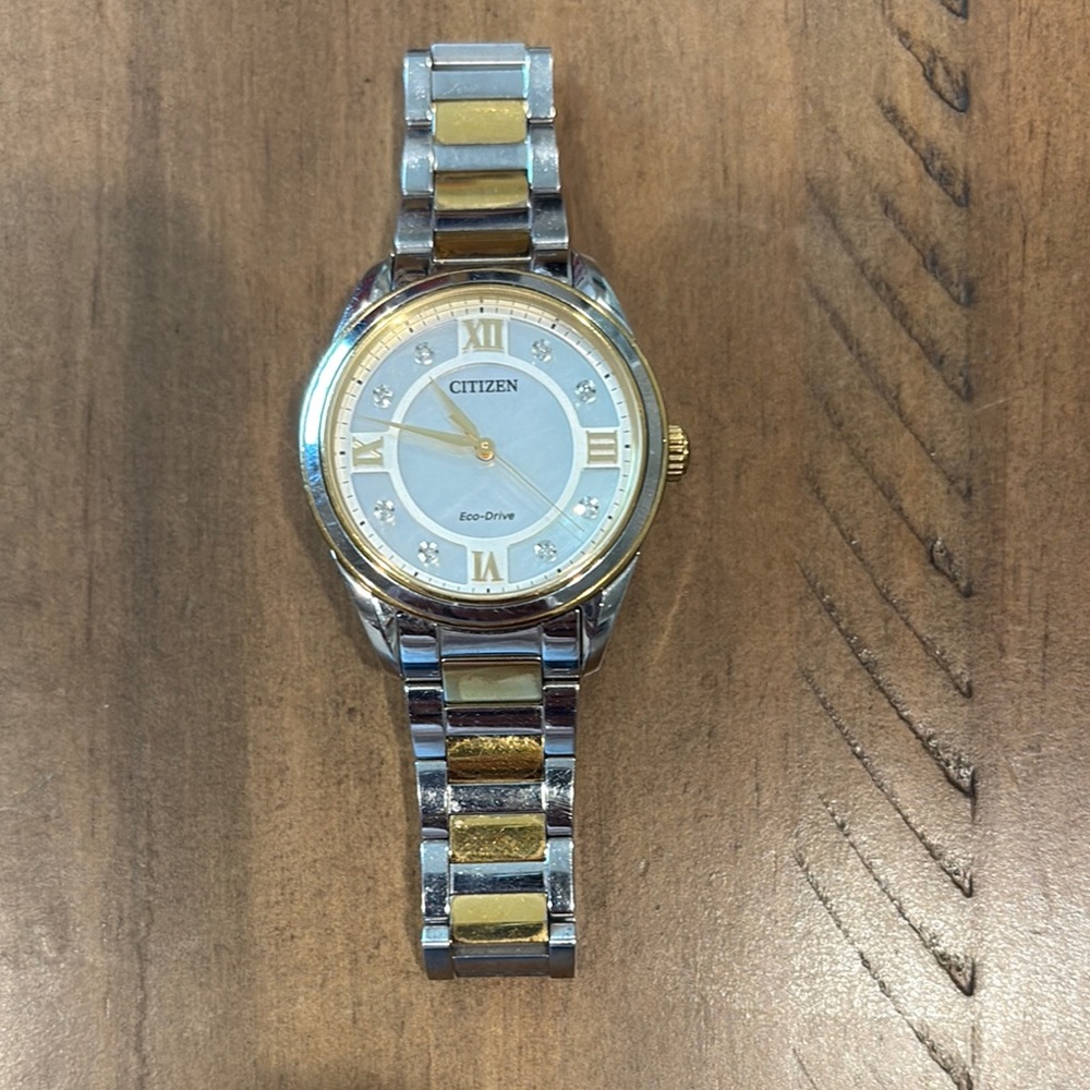Citizen Eco-Drive Gold and Silver Watch - gently worn, sized in great condition.